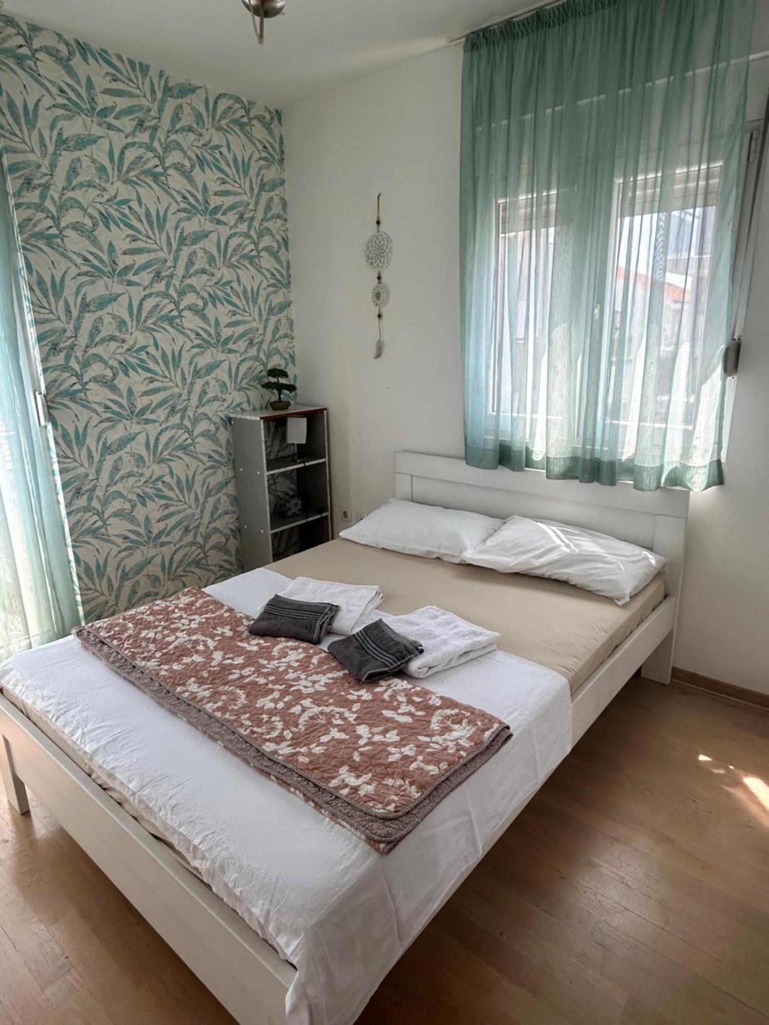 Ana'S 2 Bedrooms Lovely Flat Podgoriçe Dış mekan fotoğraf